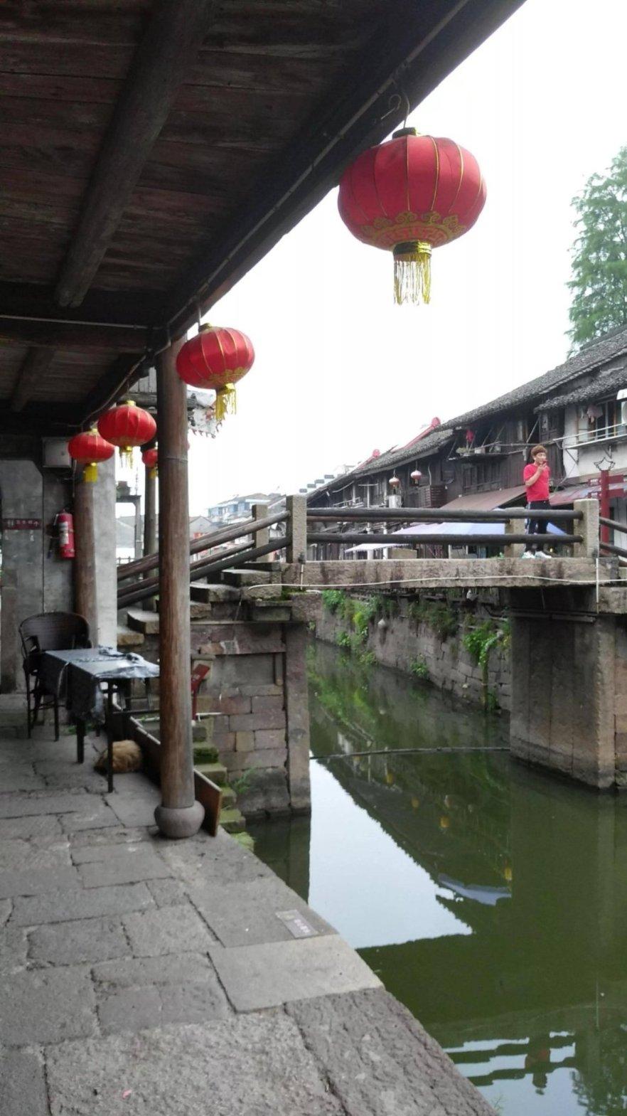 逃出足球场